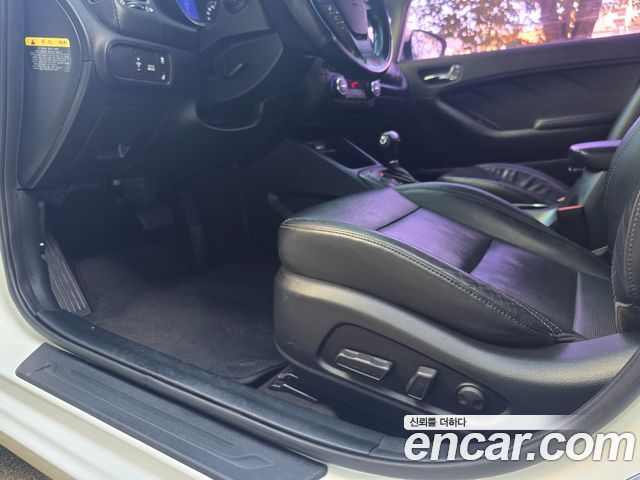 Kia K3 2015 — photo 7