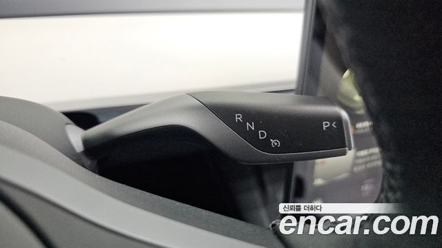 Tesla Model Y 2024 — photo 9