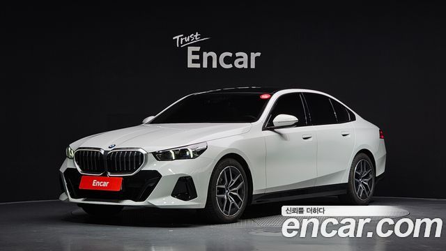 BMW 5-Series 2026 — photo 1