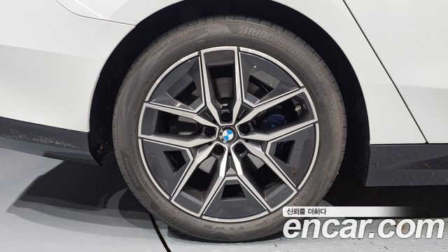 BMW 5-Series 2026 — photo 5