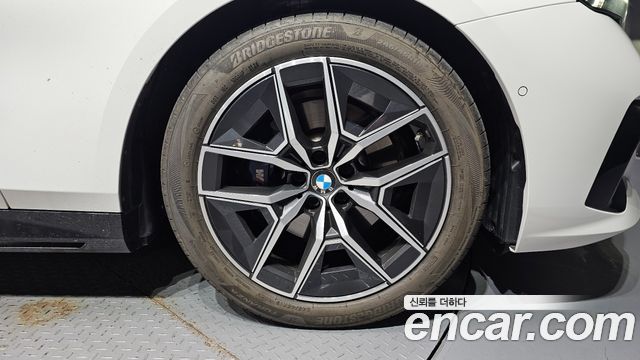 BMW 5-Series 2026 — photo 7