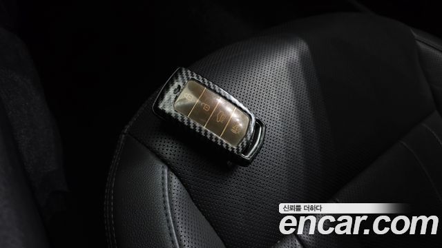 Genesis G80 2019 — photo 23