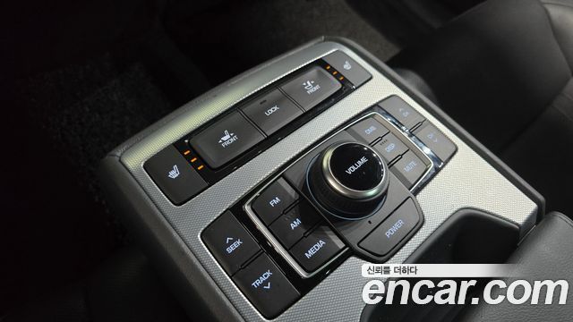 Genesis G80 2019 — photo 31