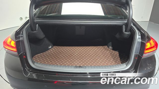Genesis G80 2019 — photo 33