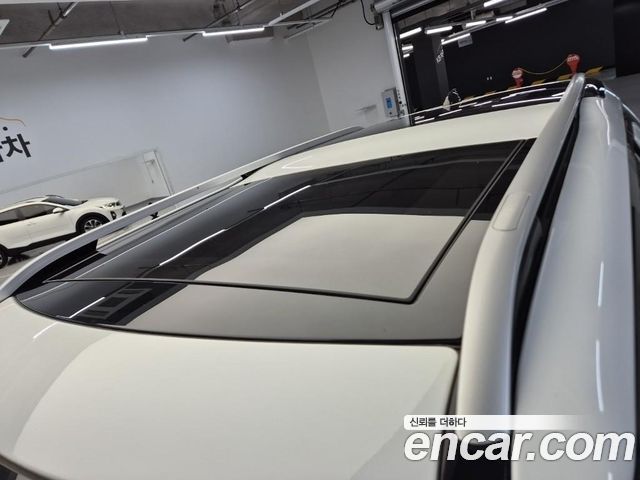 Land Rover Discovery 2019 — photo 13