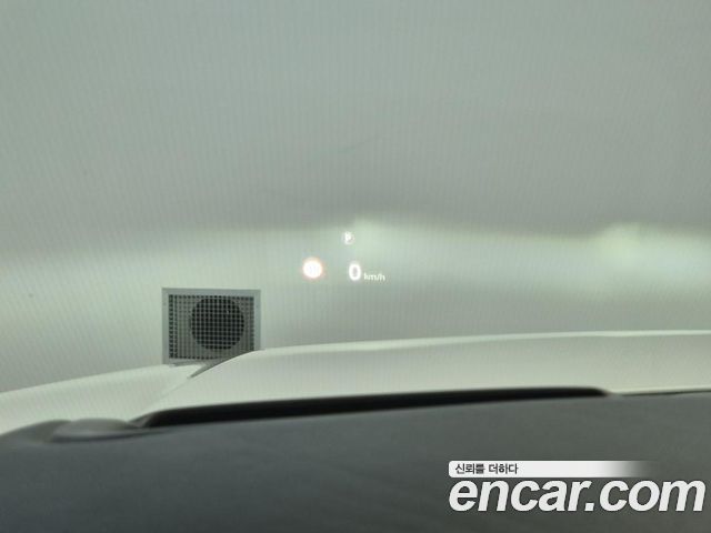 Land Rover Discovery 2019 — photo 17