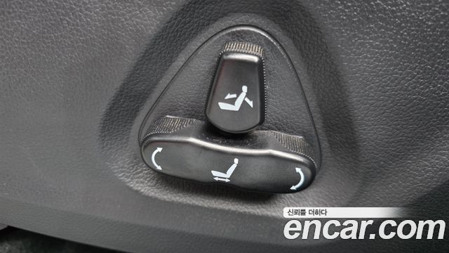 KG Mobility Rexton 2018 — photo 31