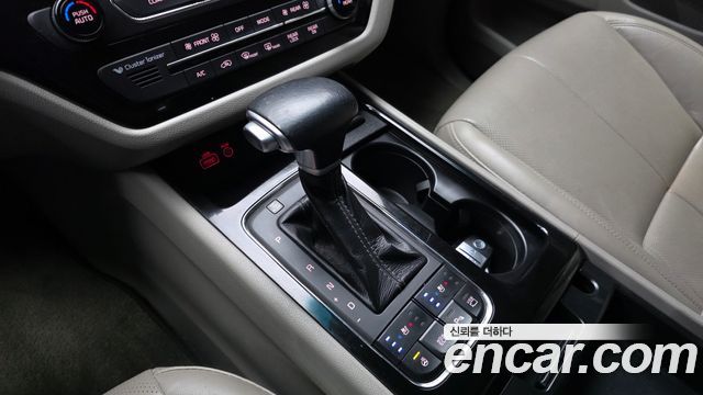 Kia Canival 2017 — photo 12