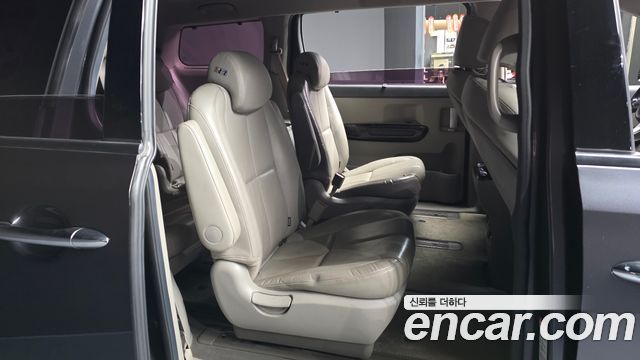 Kia Canival 2017 — photo 18