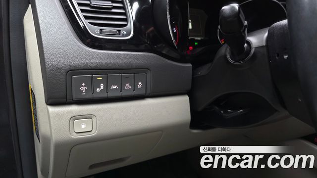 Kia Canival 2017 — photo 23
