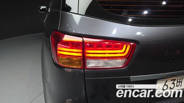 Kia Canival 2017 — photo 9