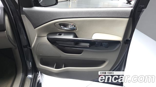 Kia Canival 2017 — photo 14