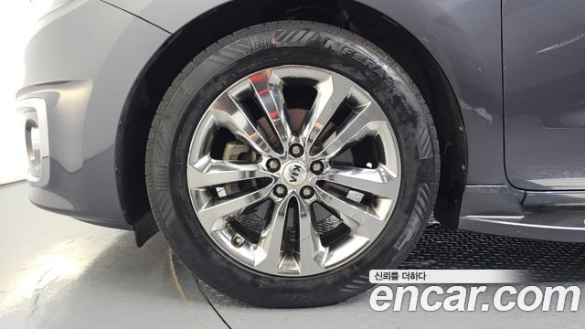 Kia Canival 2016 — photo 5