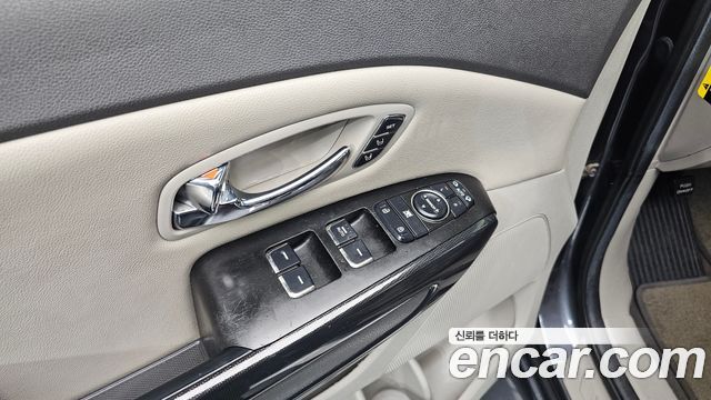 Kia Canival 2016 — photo 12