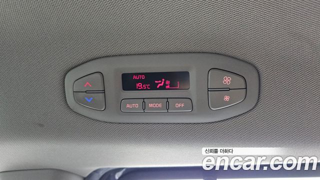 Kia Canival 2016 — photo 16