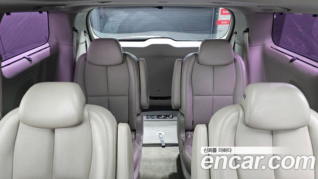 Kia Canival 2016 — photo 17