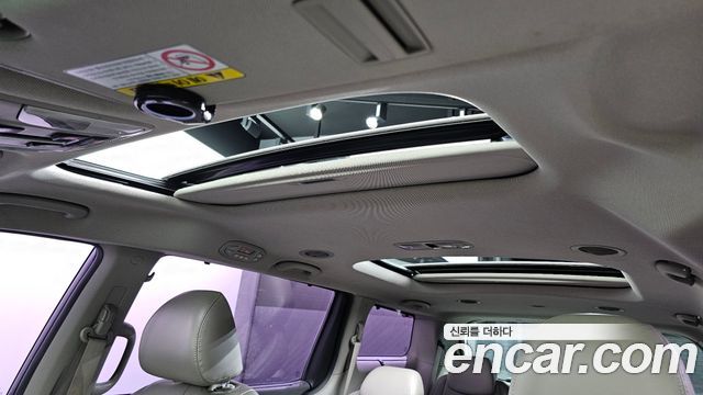 Kia Canival 2016 — photo 18