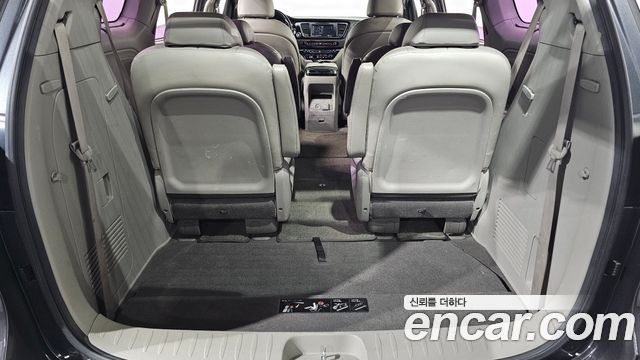 Kia Canival 2016 — photo 19