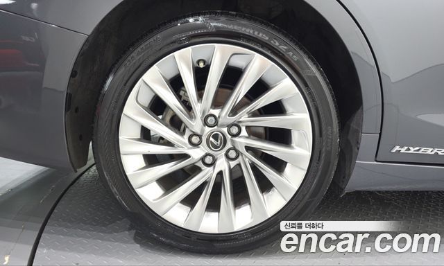 Lexus ES 2022 — photo 5