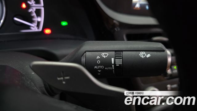 Lexus ES 2022 — photo 26