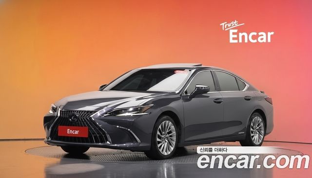 Lexus ES 2022 — photo 1