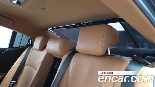 Lexus ES 2022 — photo 35