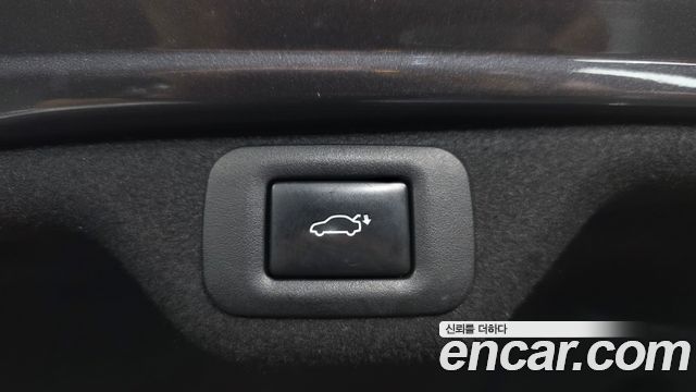 Lexus ES 2022 — photo 36