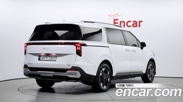 Kia Canival 2024 — photo 2
