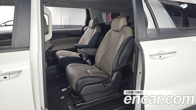 Kia Canival 2024 — photo 11