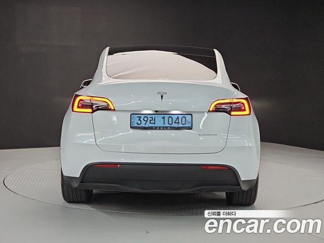 Tesla Model Y 2022 — photo 3