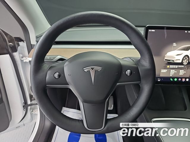 Tesla Model Y 2022 — photo 12
