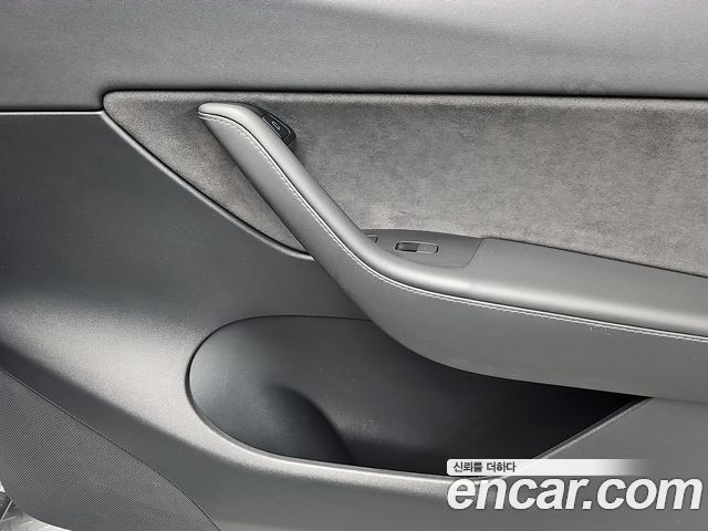 Tesla Model Y 2022 — photo 17