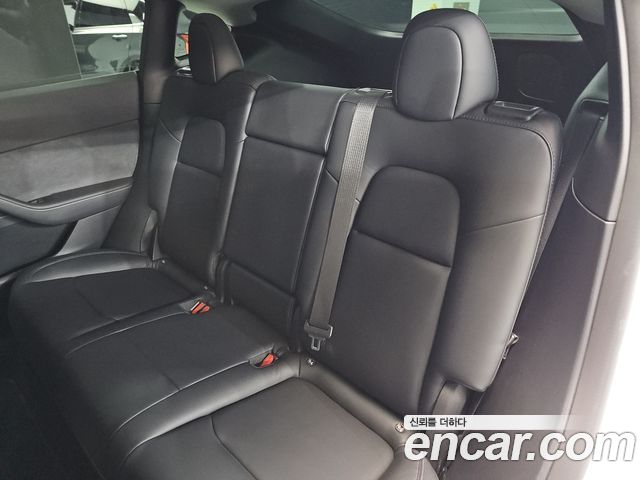 Tesla Model Y 2022 — photo 18