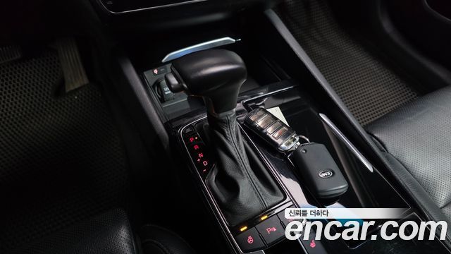 Kia K7 2018 — photo 9