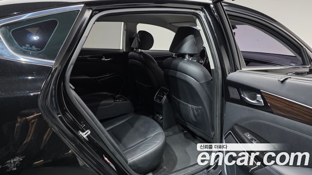 Kia K7 2018 — photo 12