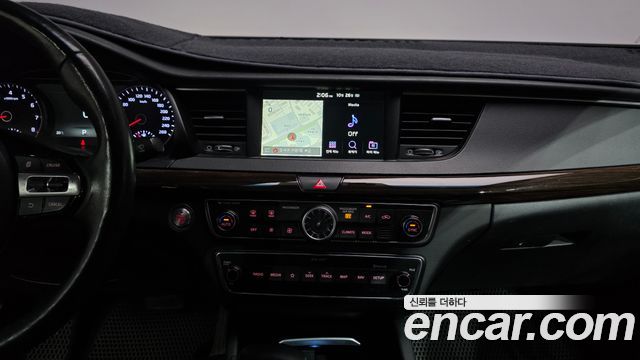 Kia K7 2018 — photo 14