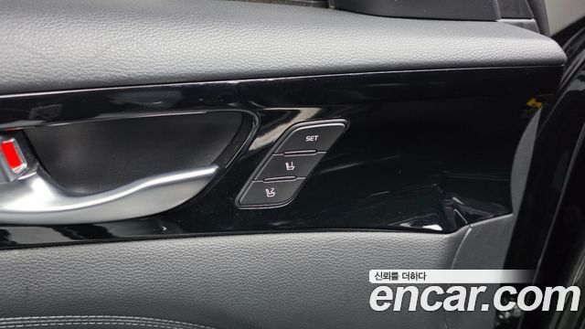 Kia K7 2018 — photo 18