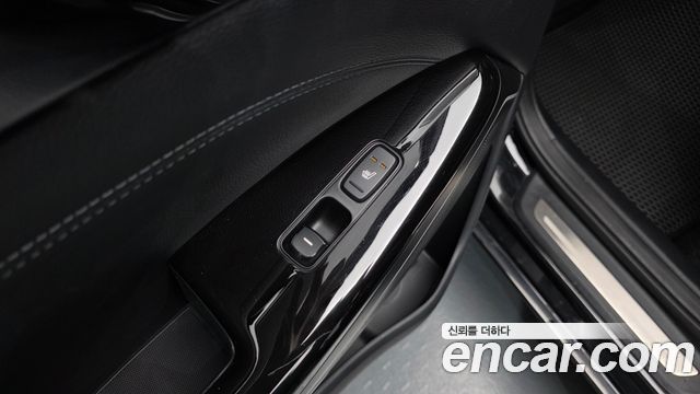 Kia K7 2018 — photo 19