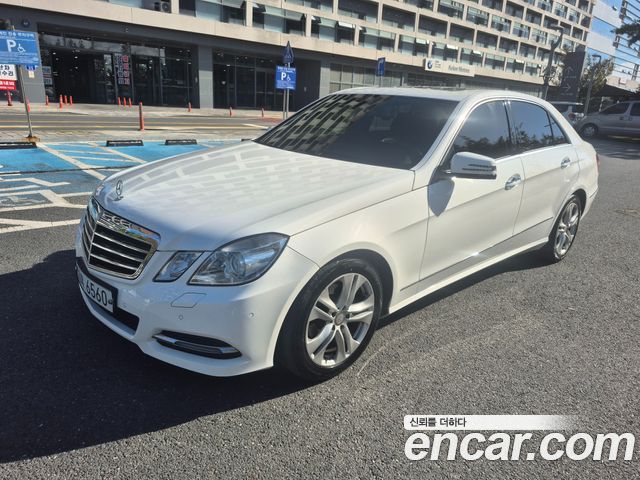 Mercedes-Benz E-Class 2013 — photo 1