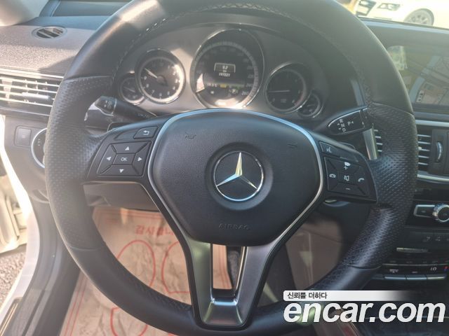 Mercedes-Benz E-Class 2013 — photo 6