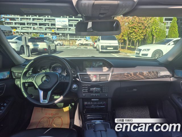 Mercedes-Benz E-Class 2013 — photo 7