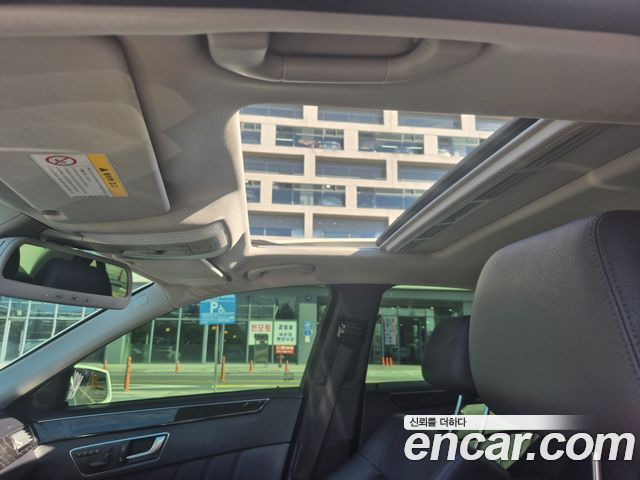 Mercedes-Benz E-Class 2013 — photo 15