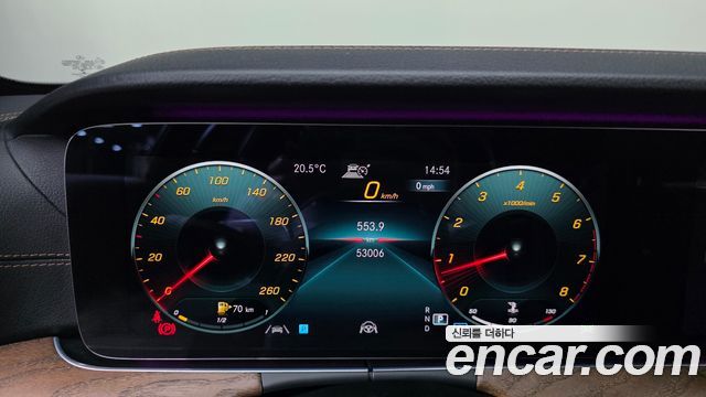 Mercedes-Benz E-Class 2021 — photo 11