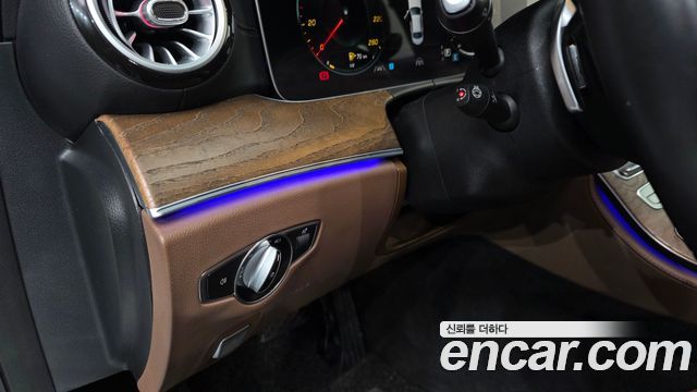 Mercedes-Benz E-Class 2021 — photo 24