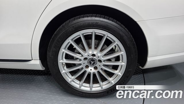 Mercedes-Benz E-Class 2021 — photo 7