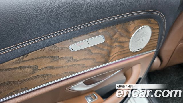 Mercedes-Benz E-Class 2021 — photo 28