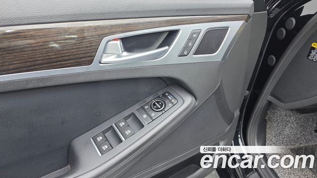 Genesis G80 2020 — photo 14