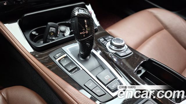 BMW 5-Series 2013 — photo 12