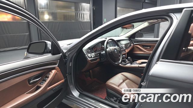 BMW 5-Series 2013 — photo 13