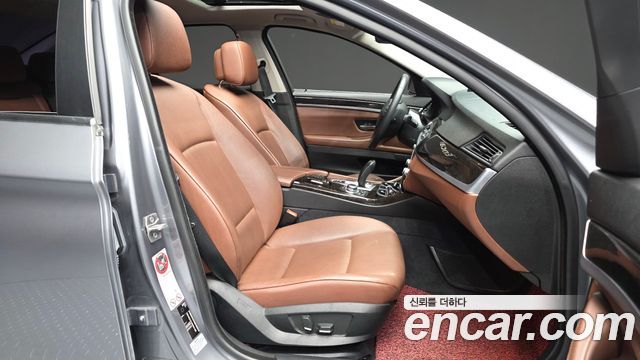 BMW 5-Series 2013 — photo 17
